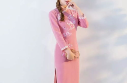 旗袍小姐姐演绎,小姐姐演绎传统与现代的交融之美